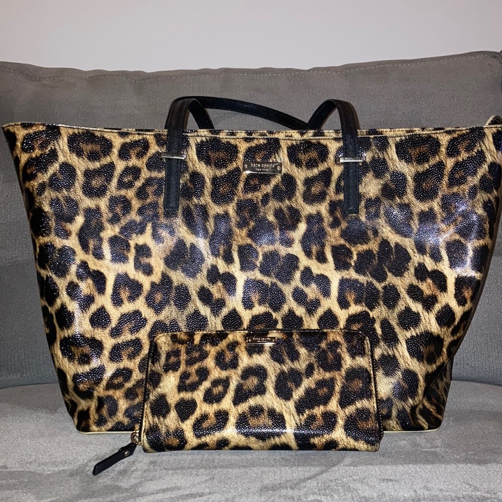 Kate Spade tote and matching wallet- sold as a set